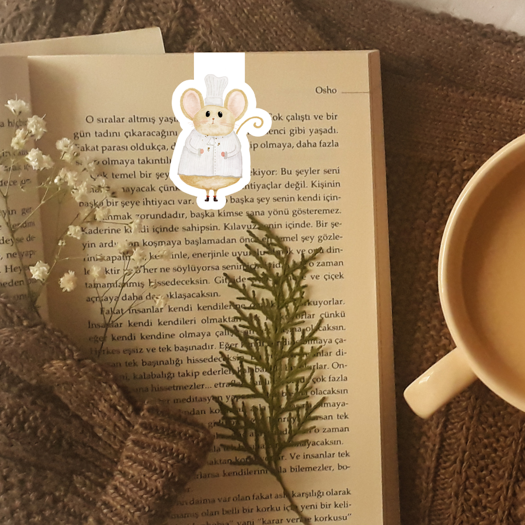 Annabelle the Mouse Folding Magnetic Bookmark